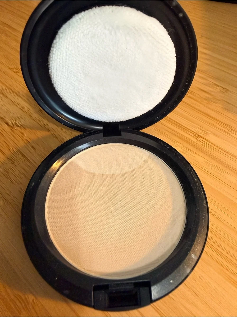 MAC Blot Powder Pressed - Light